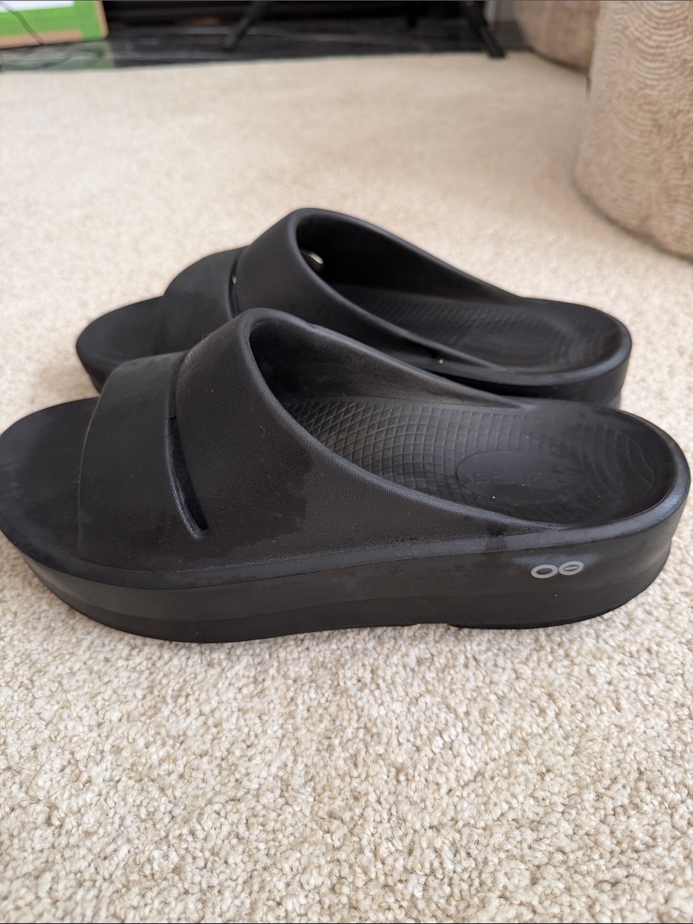 OOFOS Women’s Black Slide Recovery Sandals